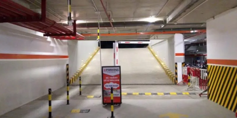 phải có hầm để xe