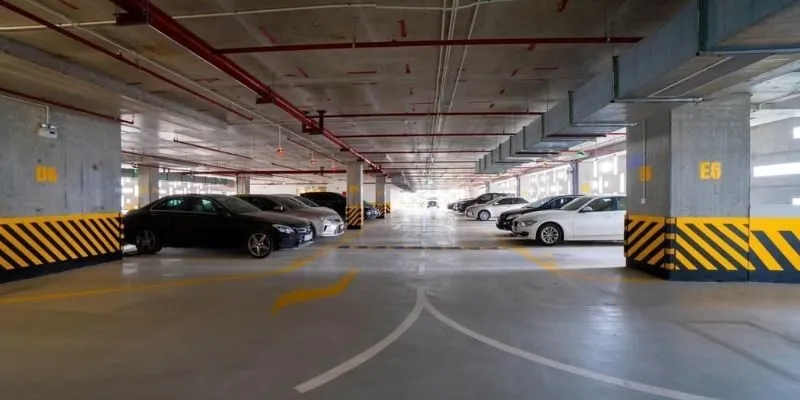 phải có hầm để xe