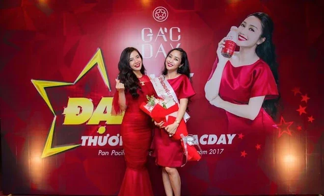 quang-co-cho-ba-chu-lo-my-pham