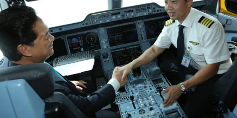 phi công Vietnam Airlines